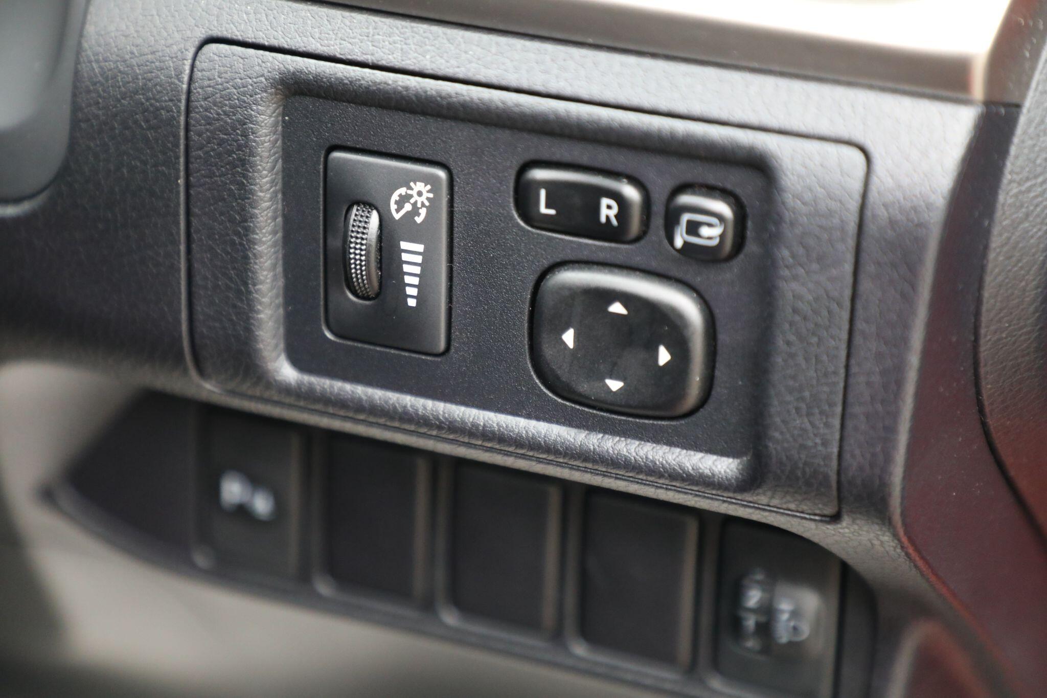 Large vehicle image